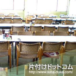 東京都小平市 学生食堂の片付け